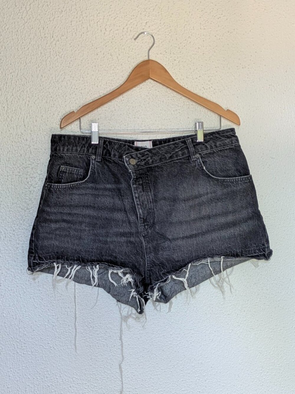 BDG black cut off jean a-line shorts size 34